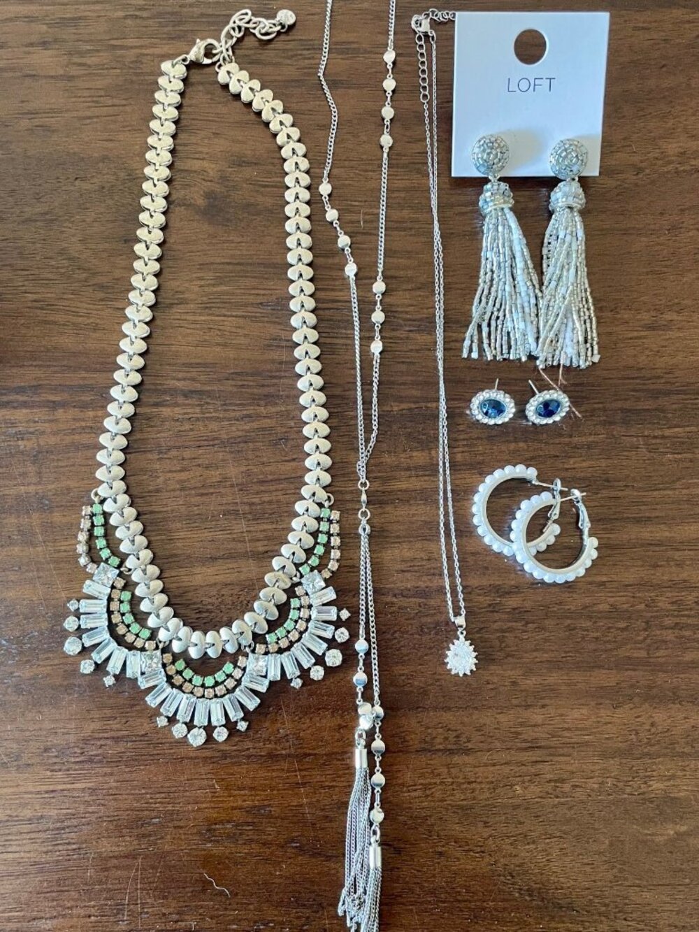 Lot of silver-toned jewelry (6 pieces)